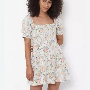 American eagle floral mini frilly puff sleeve dress M